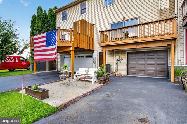 1910 ALBERTA DR, Whitehall, PA 18052
