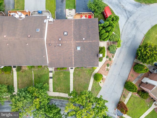 1910 ALBERTA DR, Whitehall, PA 18052