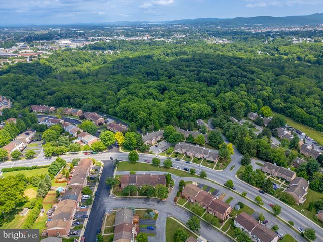 1910 ALBERTA DR, Whitehall, PA 18052