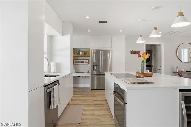 157 Willoughby DR, Naples, FL 34110