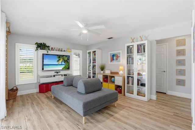 157 Willoughby DR, Naples, FL 34110