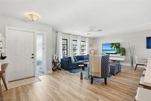 157 Willoughby DR, Naples, FL 34110