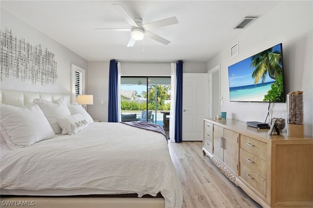 157 Willoughby DR, Naples, FL 34110