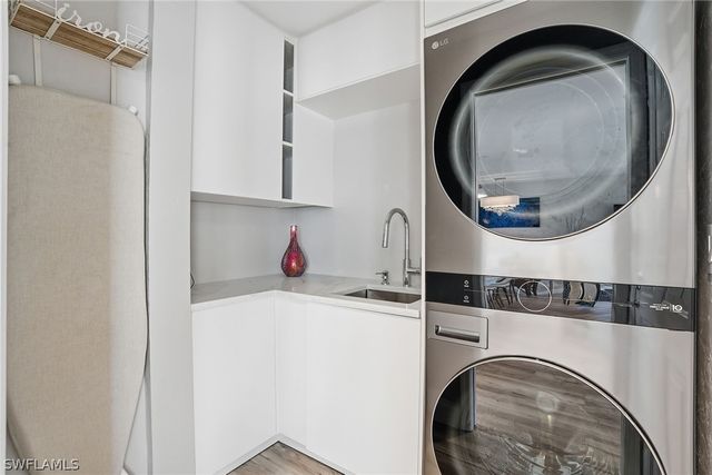 157 Willoughby DR, Naples, FL 34110