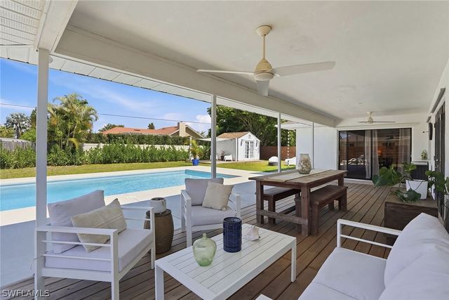 157 Willoughby DR, Naples, FL 34110