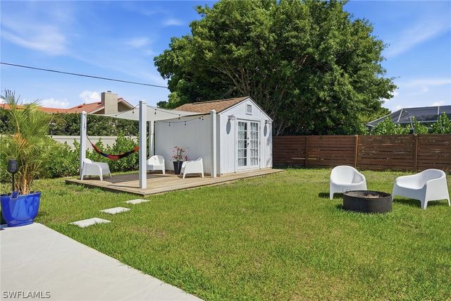 157 Willoughby DR, Naples, FL 34110