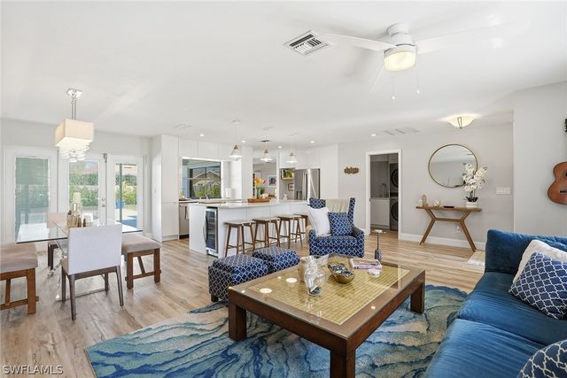 157 Willoughby DR, Naples, FL 34110