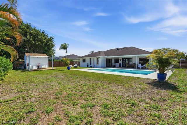 157 Willoughby DR, Naples, FL 34110