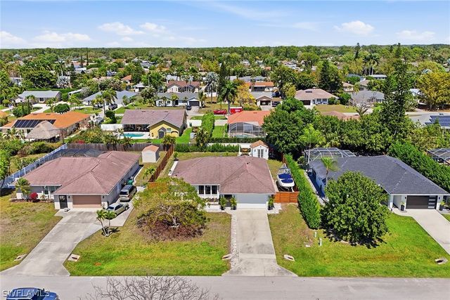 157 Willoughby DR, Naples, FL 34110