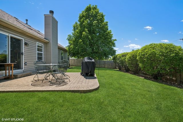 184 Stillwater Drive, Hainesville, IL 60030