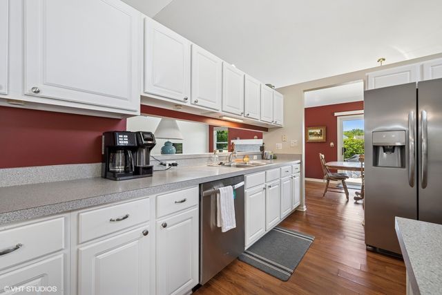 184 Stillwater Drive, Hainesville, IL 60030