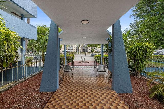 5050 NW 7th Street 211, Miami, FL 33126