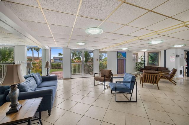 5050 NW 7th Street 211, Miami, FL 33126