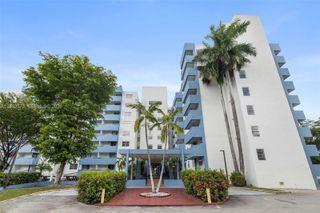 5050 NW 7th Street 211, Miami, FL 33126