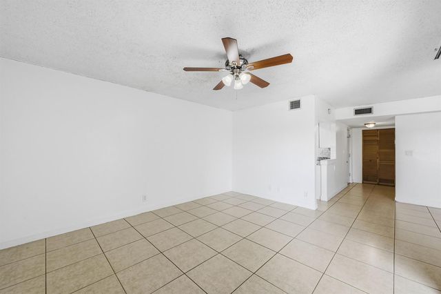 505 S PINE ISLAND Road B310, Plantation, FL 33324
