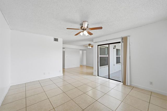 505 S PINE ISLAND Road B310, Plantation, FL 33324