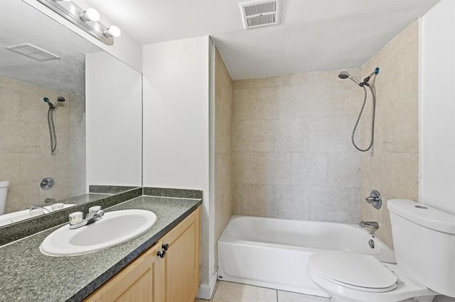505 S PINE ISLAND Road B310, Plantation, FL 33324