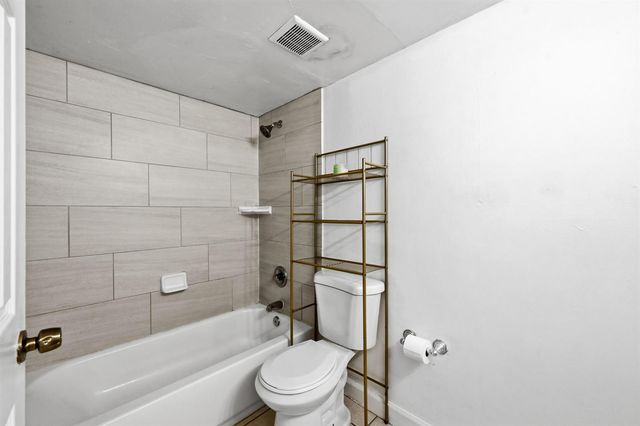505 S PINE ISLAND Road B310, Plantation, FL 33324