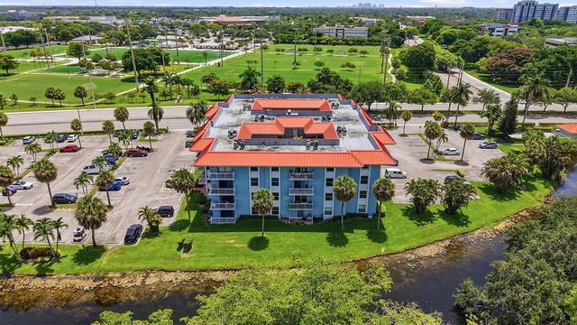 505 S PINE ISLAND Road B310, Plantation, FL 33324
