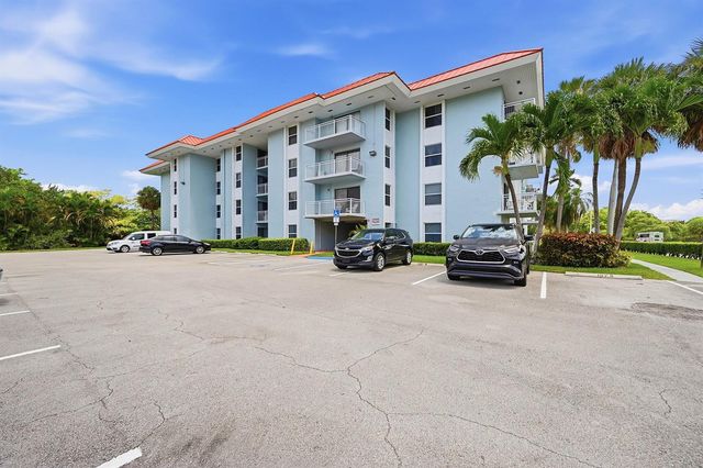 505 S PINE ISLAND Road B310, Plantation, FL 33324