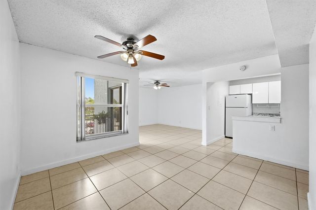 505 S PINE ISLAND Road B310, Plantation, FL 33324
