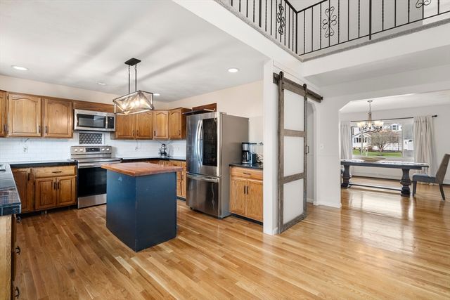 11 Broadmeadow Lane, Abington, MA 02351