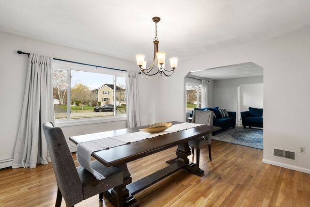 11 Broadmeadow Lane, Abington, MA 02351