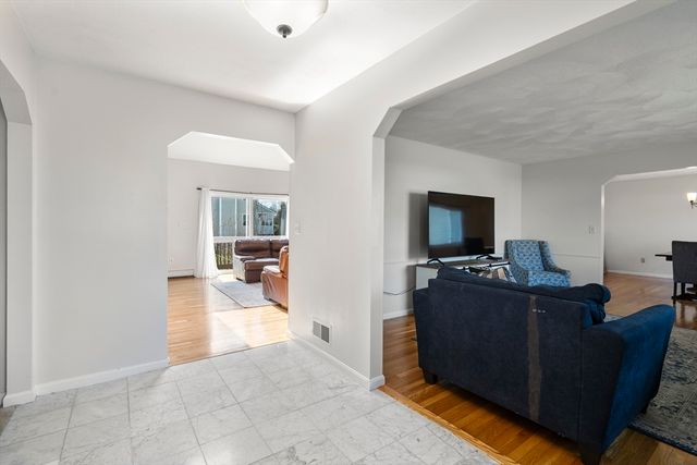 11 Broadmeadow Lane, Abington, MA 02351