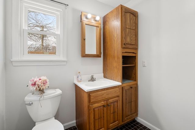 11 Broadmeadow Lane, Abington, MA 02351