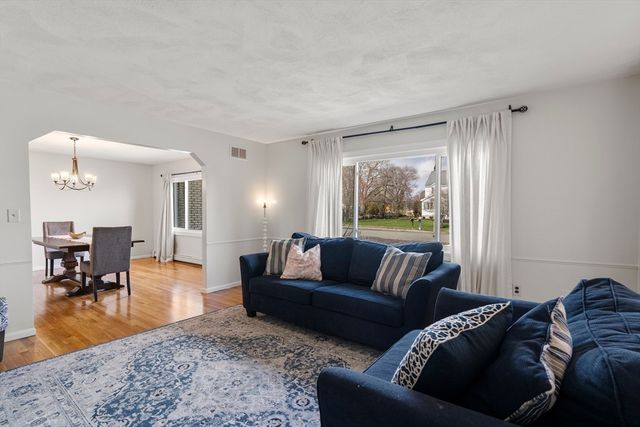 11 Broadmeadow Lane, Abington, MA 02351