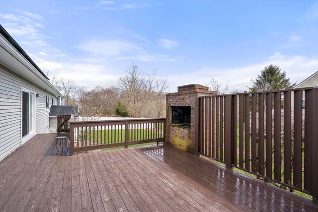 11 Broadmeadow Lane, Abington, MA 02351