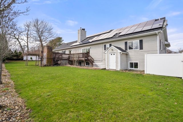 11 Broadmeadow Lane, Abington, MA 02351