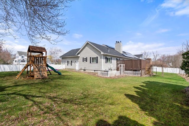 11 Broadmeadow Lane, Abington, MA 02351