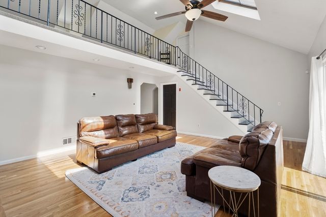 11 Broadmeadow Lane, Abington, MA 02351