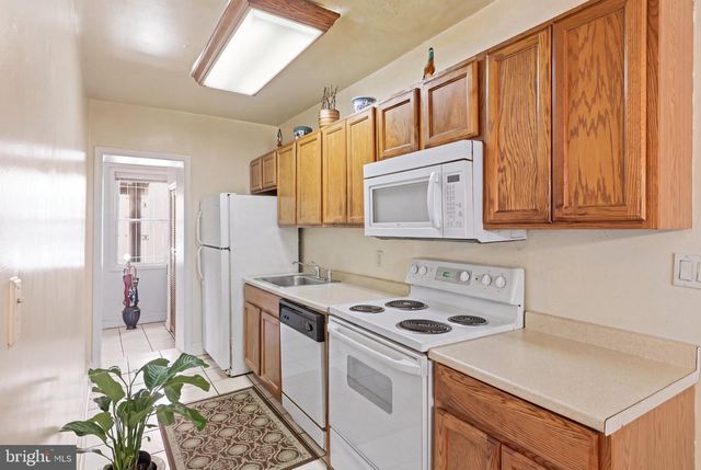 1724 CAPITOL NE, Washington, DC 20002