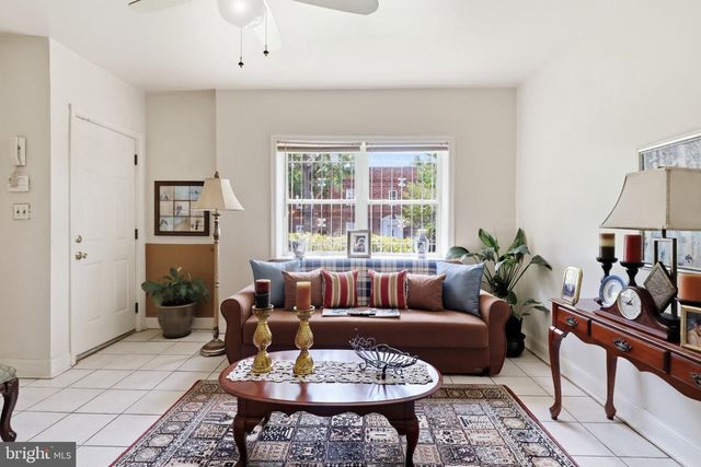 1724 CAPITOL NE, Washington, DC 20002