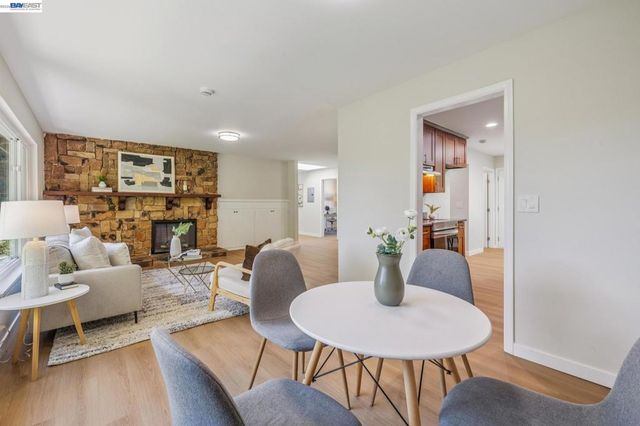24818 Saint Luke Ct, Hayward, CA 94541