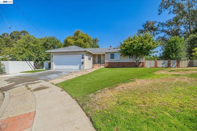 24818 Saint Luke Ct, Hayward, CA 94541