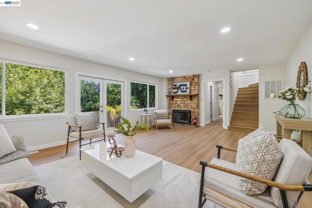 24818 Saint Luke Ct, Hayward, CA 94541