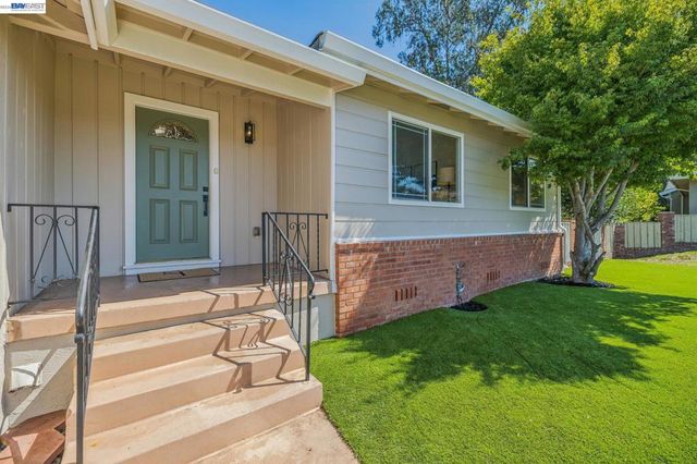 24818 Saint Luke Ct, Hayward, CA 94541