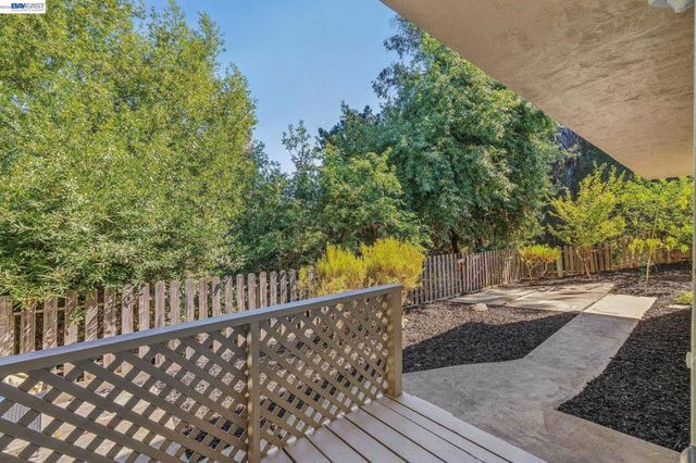 24818 Saint Luke Ct, Hayward, CA 94541