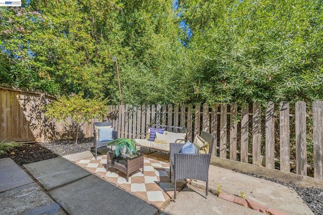 24818 Saint Luke Ct, Hayward, CA 94541