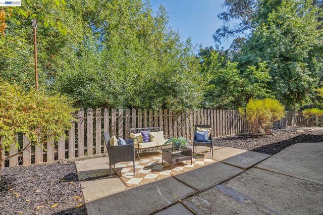 24818 Saint Luke Ct, Hayward, CA 94541