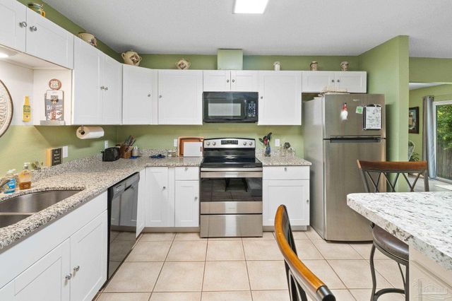 2004 Coral St, Pensacola, FL 32506