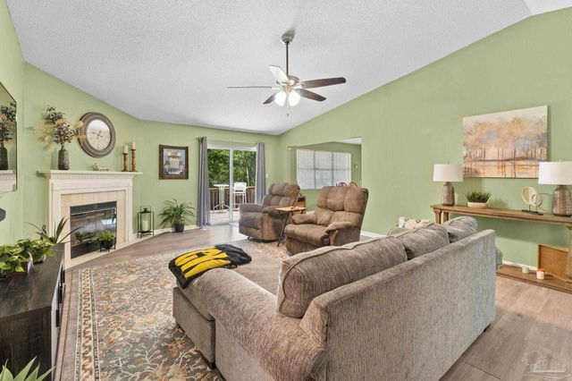 2004 Coral St, Pensacola, FL 32506