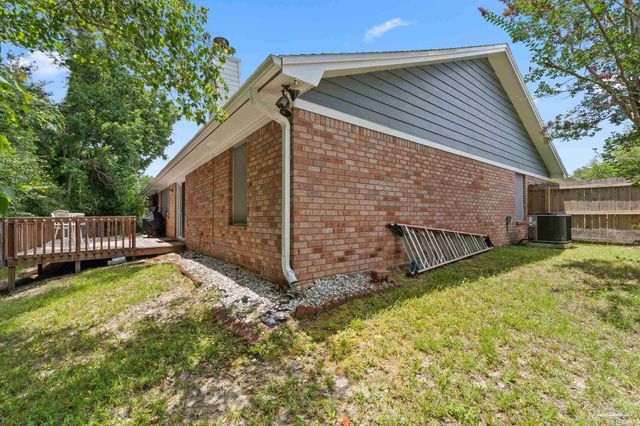 2004 Coral St, Pensacola, FL 32506