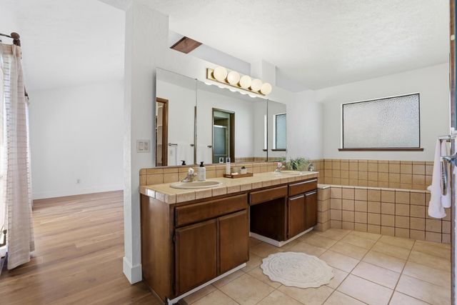 10400 Siefker Ct, Elk Grove, CA 95624