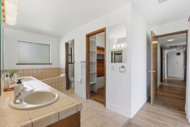 10400 Siefker Ct, Elk Grove, CA 95624