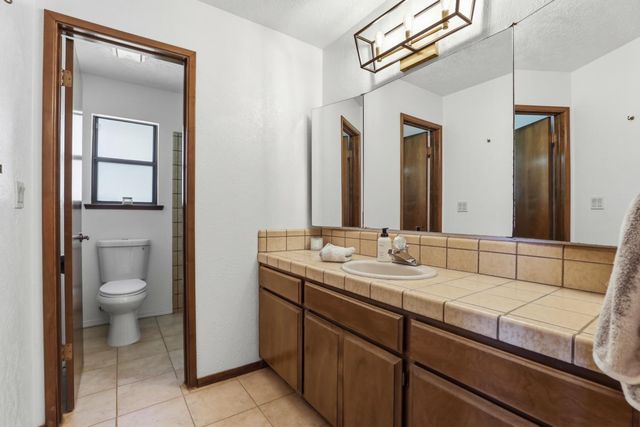 10400 Siefker Ct, Elk Grove, CA 95624