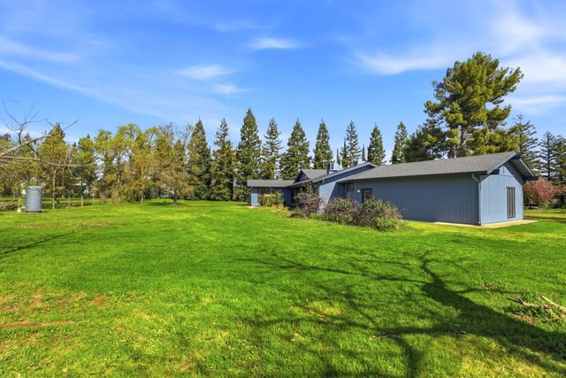 10400 Siefker Ct, Elk Grove, CA 95624